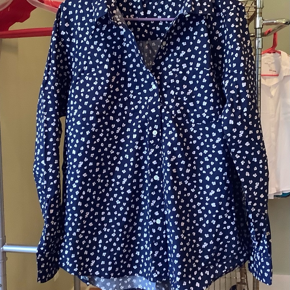 (Bin 6)  GAP Button shirt navy w/white flowers XL